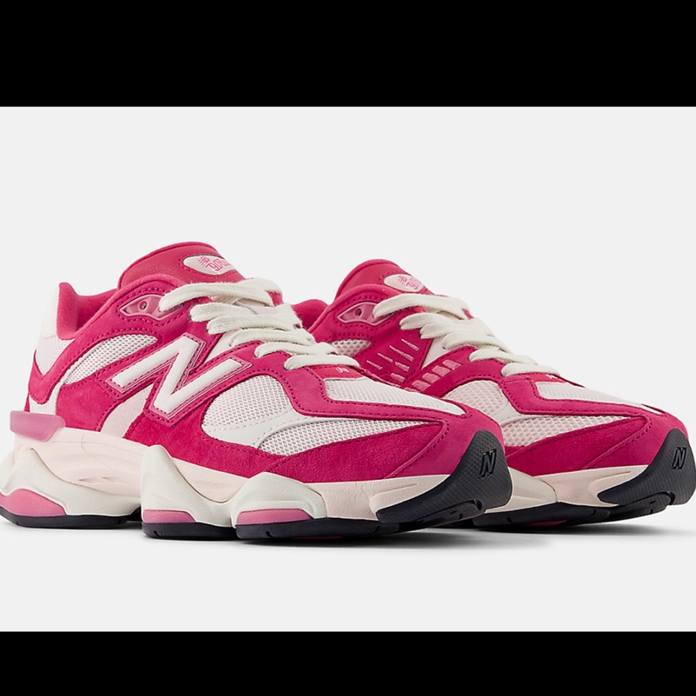 New Balance Women's Pink Sneakers